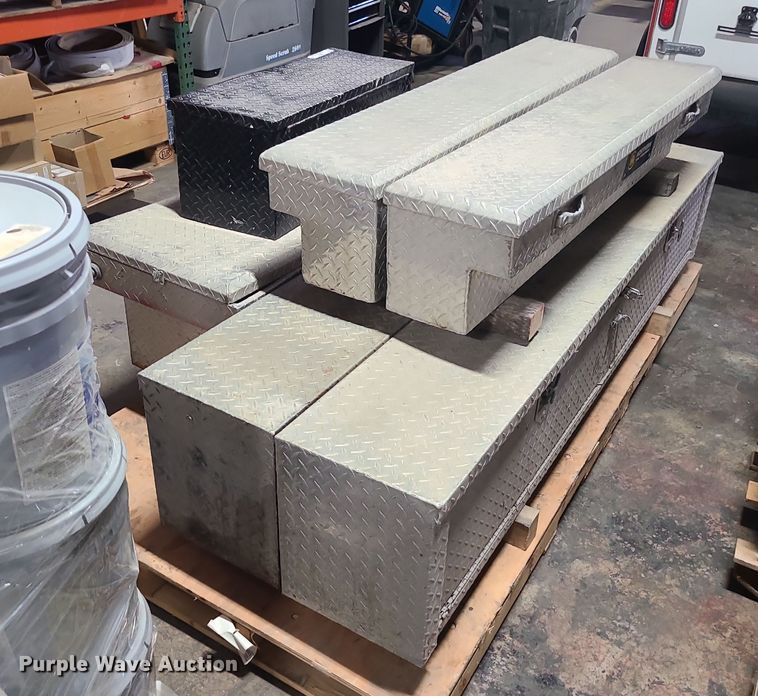 image for item LJ9401 (6) Aluminum tool boxes