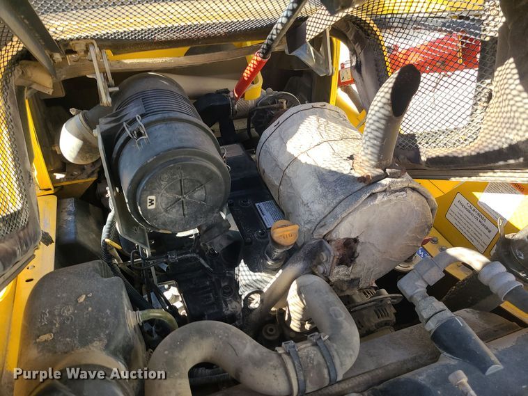 image for item LJ9406 2008 Komatsu SK1020-5N  skid steer loader