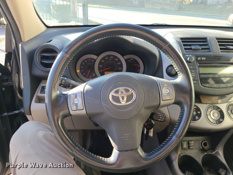 image for item LJ9409 2007 Toyota RAV4  SUV