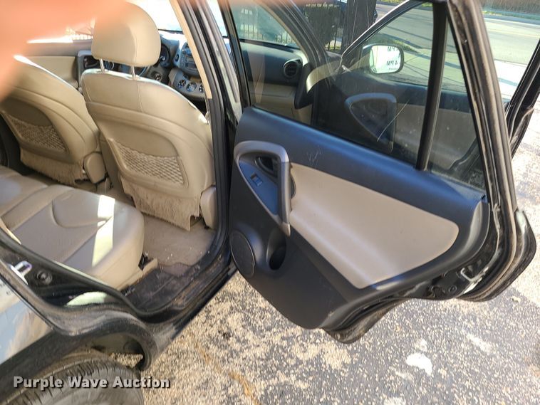 image for item LJ9409 2007 Toyota RAV4  SUV