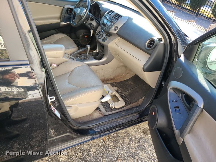 image for item LJ9409 2007 Toyota RAV4  SUV