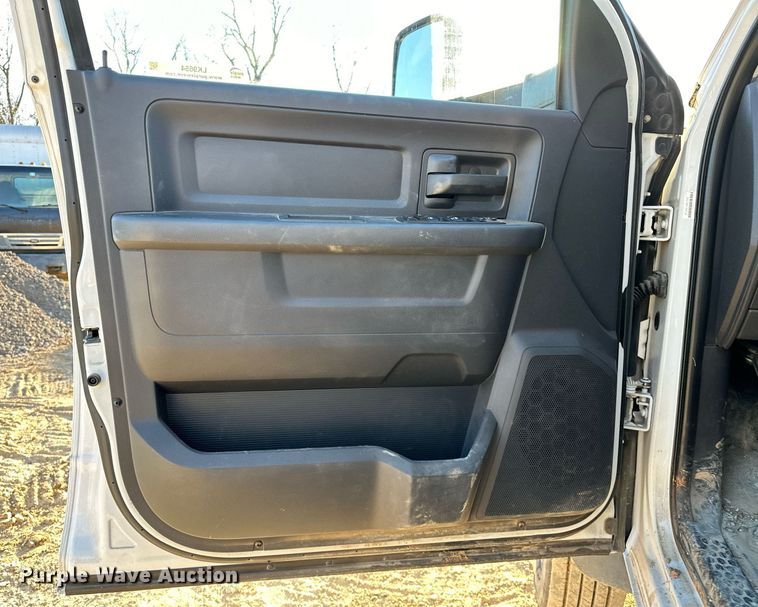 image for item LK9654 2012 Dodge Ram 4500 Crew Cab flatbed truck