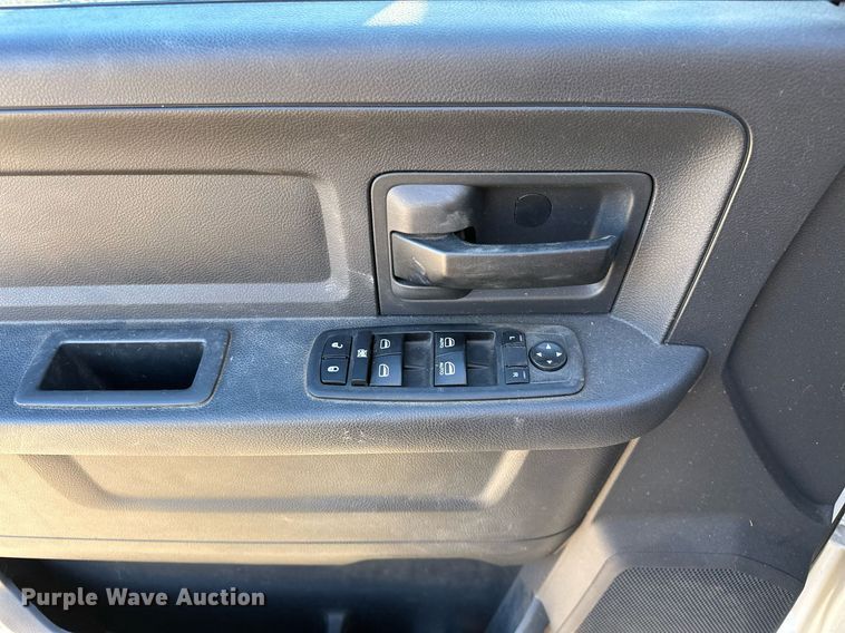 image for item LK9654 2012 Dodge Ram 4500 Crew Cab flatbed truck