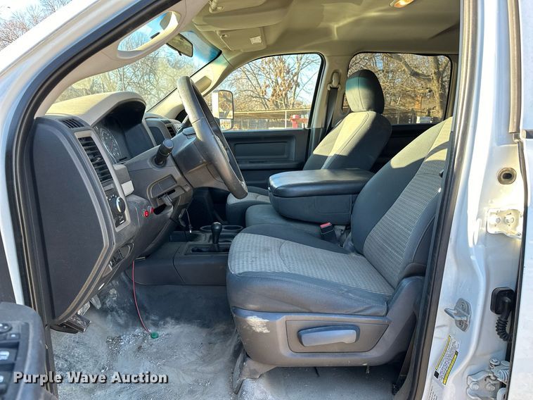 image for item LK9654 2012 Dodge Ram 4500 Crew Cab flatbed truck