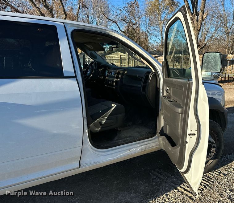 image for item LK9654 2012 Dodge Ram 4500 Crew Cab flatbed truck