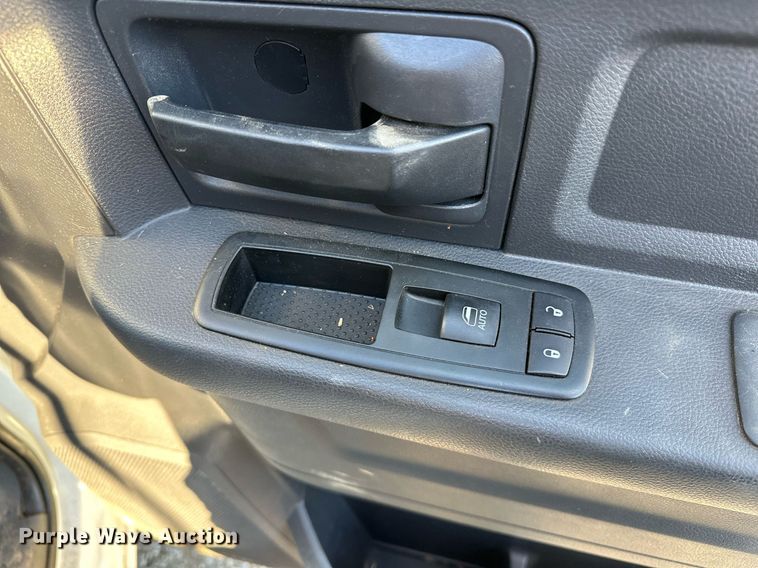 image for item LK9654 2012 Dodge Ram 4500 Crew Cab flatbed truck