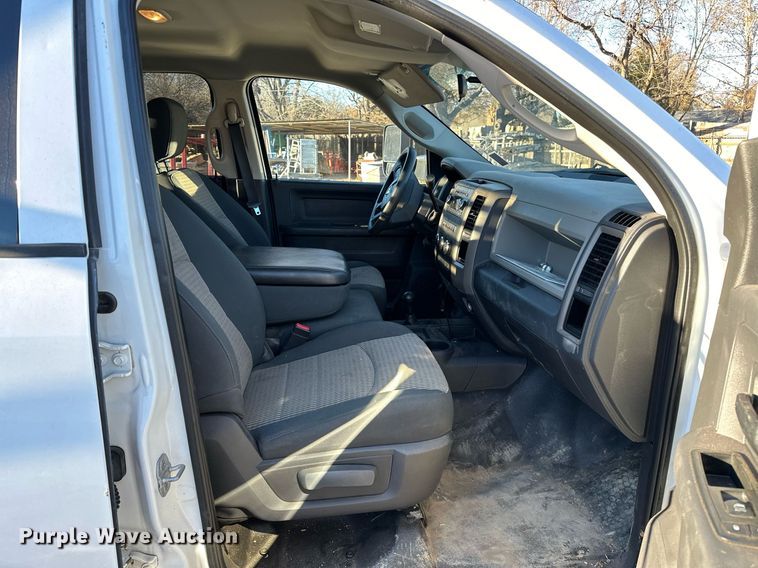 image for item LK9654 2012 Dodge Ram 4500 Crew Cab flatbed truck