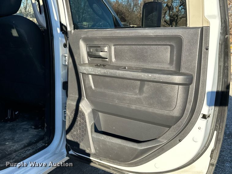 image for item LK9654 2012 Dodge Ram 4500 Crew Cab flatbed truck