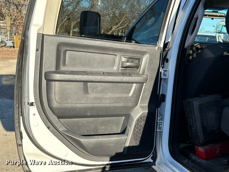 image for item LK9654 2012 Dodge Ram 4500 Crew Cab flatbed truck