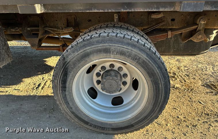 image for item LK9654 2012 Dodge Ram 4500 Crew Cab flatbed truck