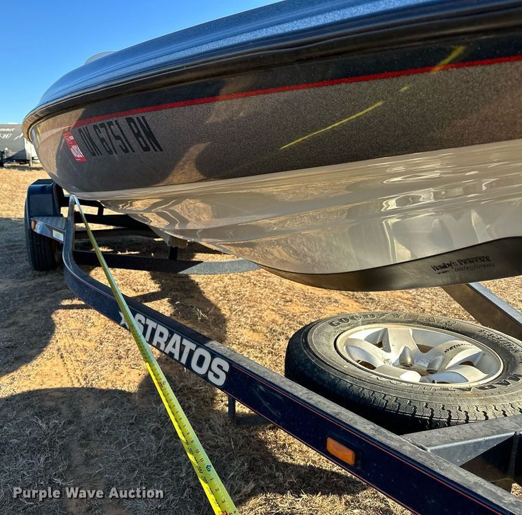 image for item LK9664 1999 Stratos 21SS Extreme  boat