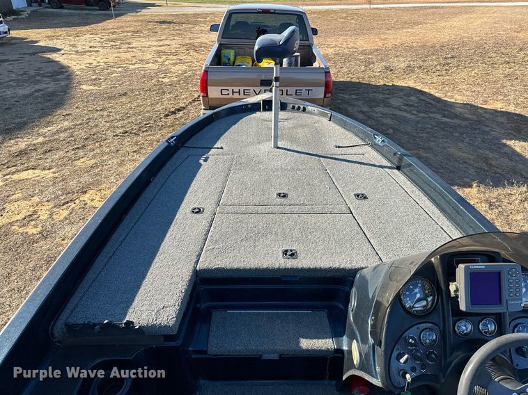 image for item LK9664 1999 Stratos 21SS Extreme  boat