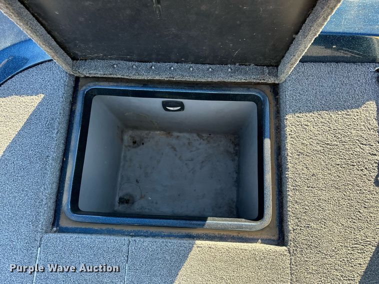 image for item LK9664 1999 Stratos 21SS Extreme  boat