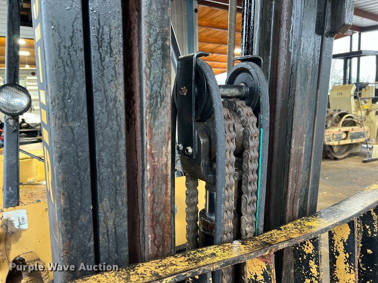 image for item LU9830 Hyster  forklift