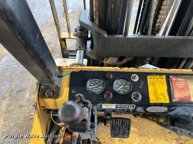 image for item LU9830 Hyster  forklift