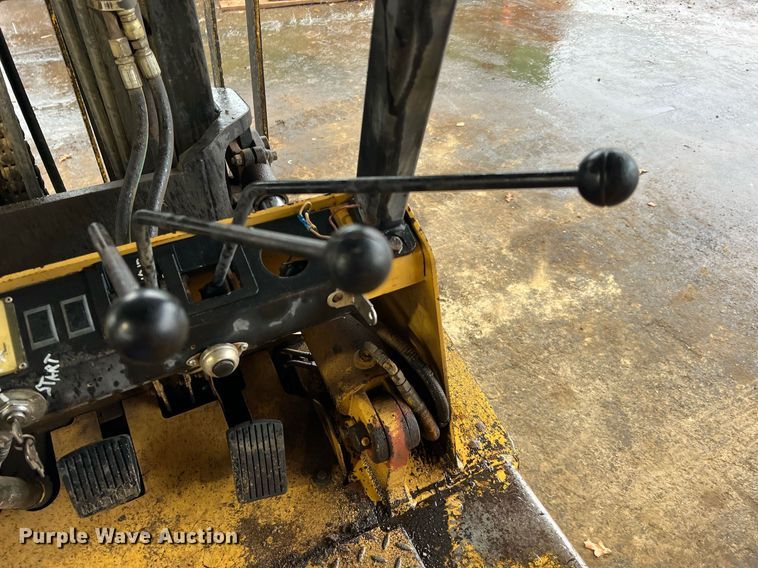 image for item LU9830 Hyster  forklift