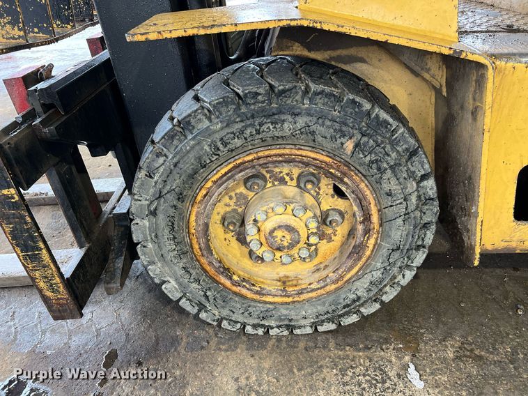 image for item LU9830 Hyster  forklift