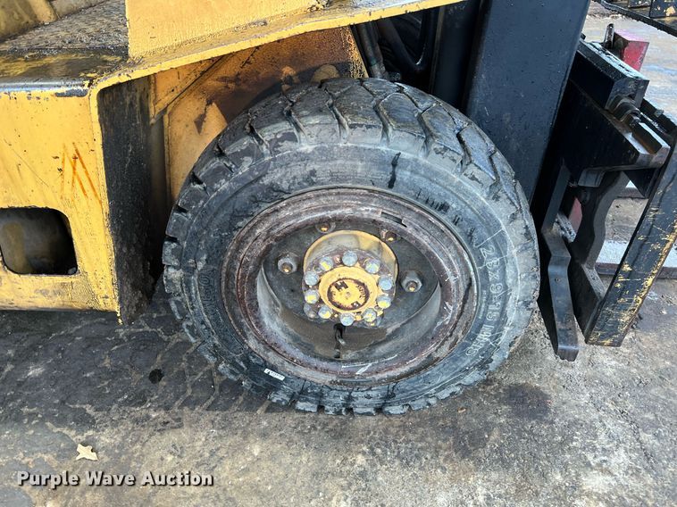 image for item LU9830 Hyster  forklift