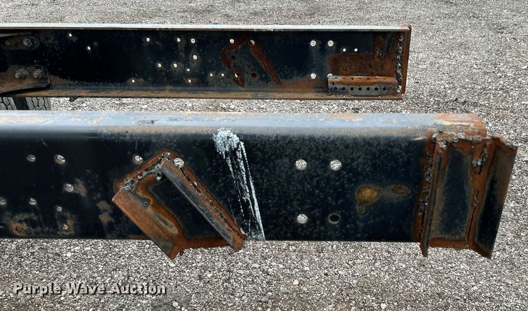 image for item LV9037 2010 Hino 185  truck cab and chassis