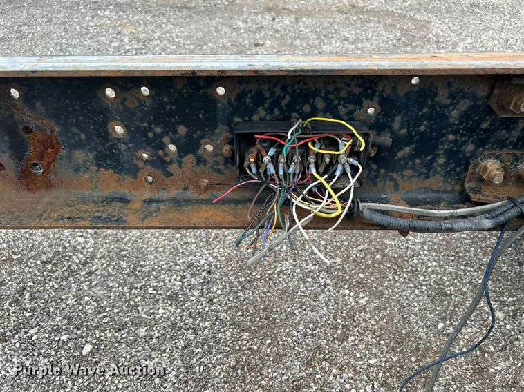 image for item LV9037 2010 Hino 185  truck cab and chassis