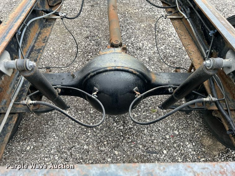 image for item LV9037 2010 Hino 185  truck cab and chassis