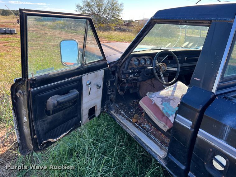 image for item LV9161 1981 Jeep J10  pickup truck
