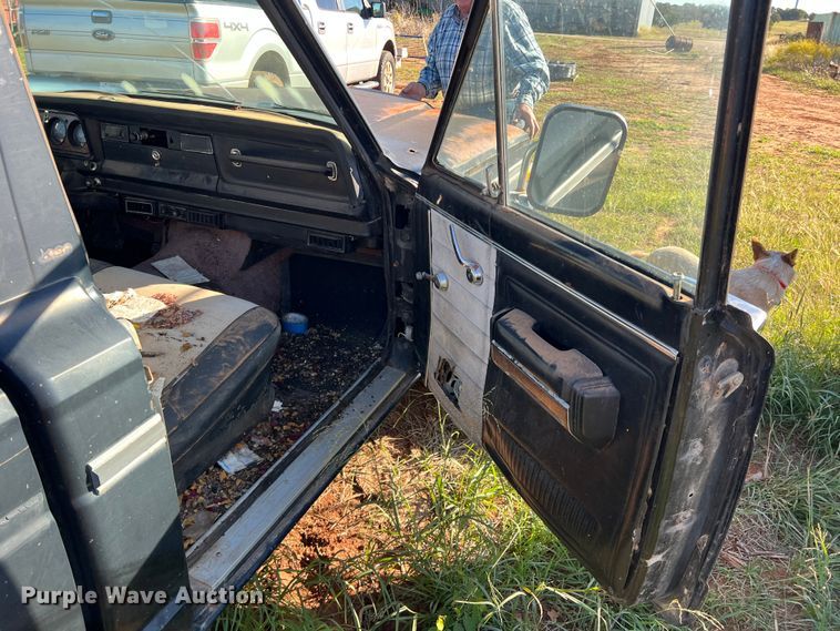 image for item LV9161 1981 Jeep J10  pickup truck