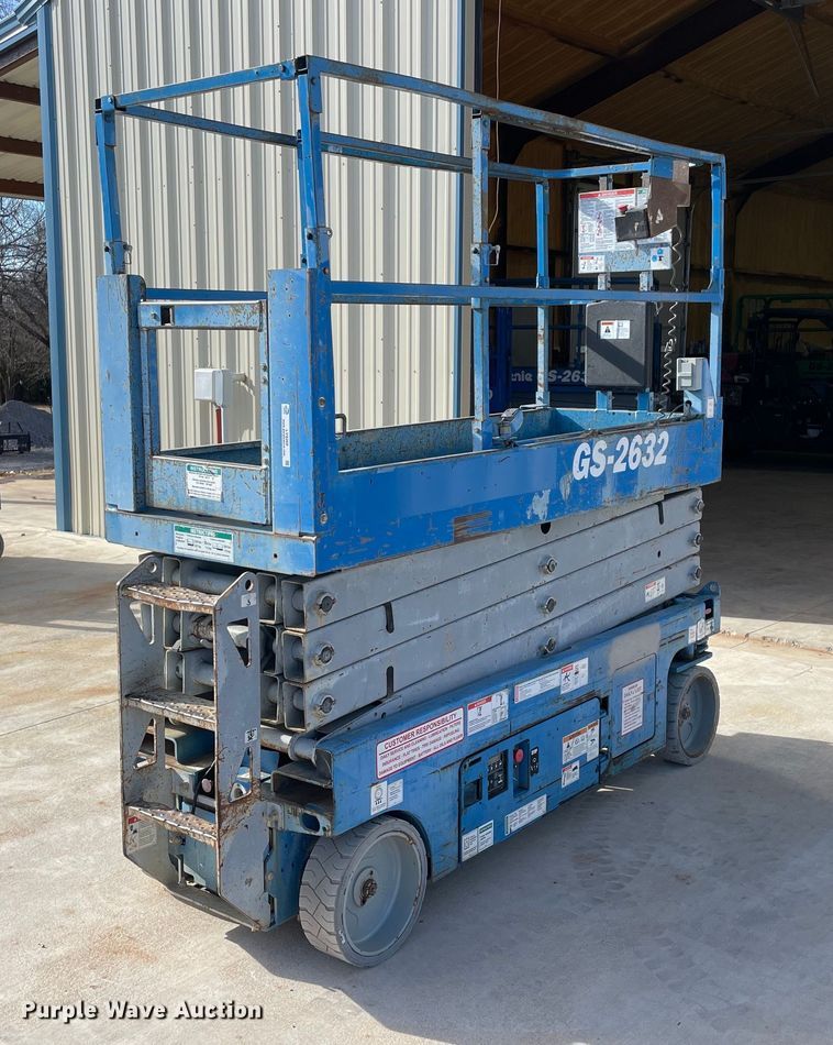 image for item LV9260 2015 Genie GS-2632  scissor lift