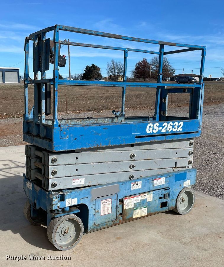image for item LV9260 2015 Genie GS-2632  scissor lift