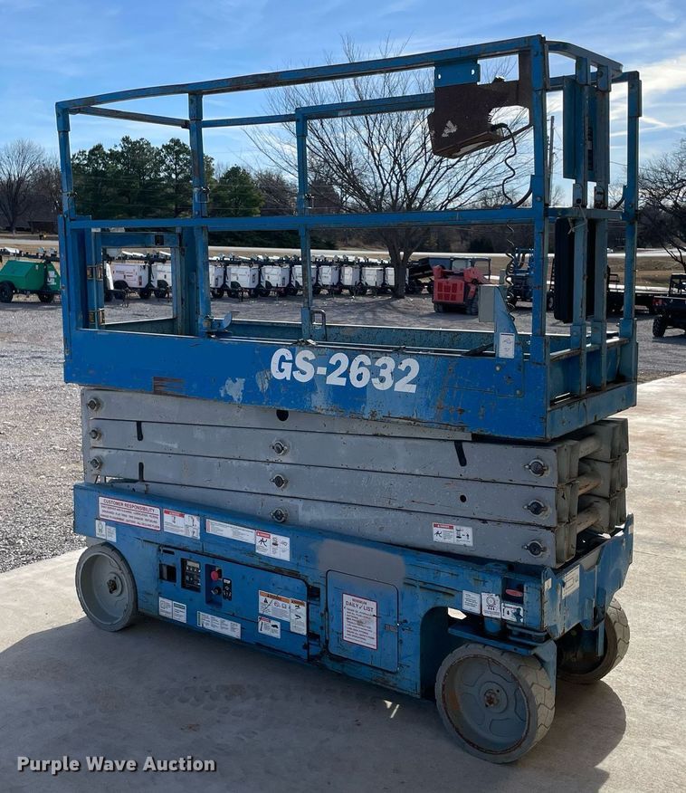 image for item LV9260 2015 Genie GS-2632  scissor lift