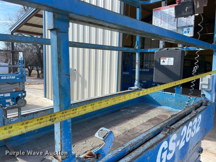 image for item LV9260 2015 Genie GS-2632  scissor lift