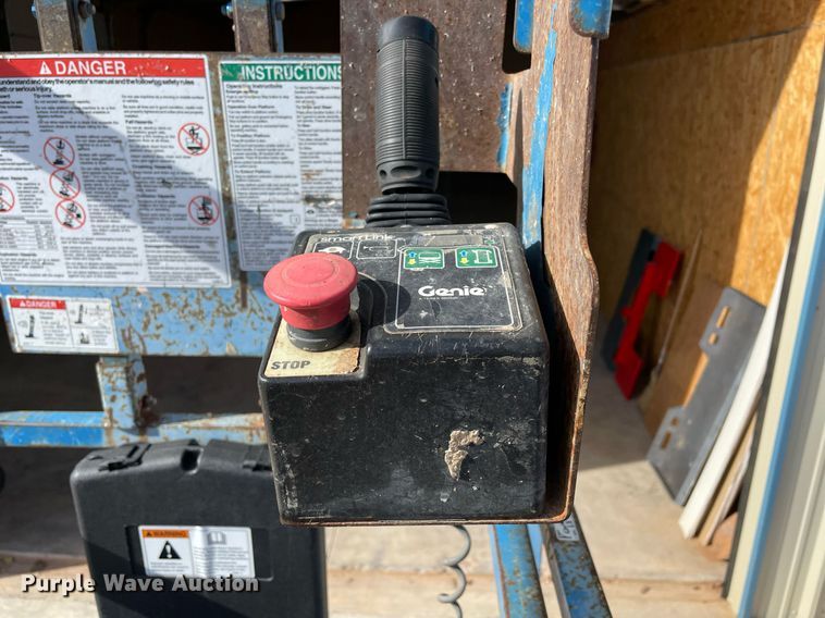 image for item LV9260 2015 Genie GS-2632  scissor lift