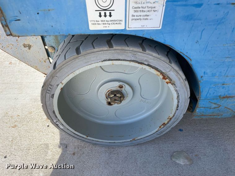 image for item LV9260 2015 Genie GS-2632  scissor lift