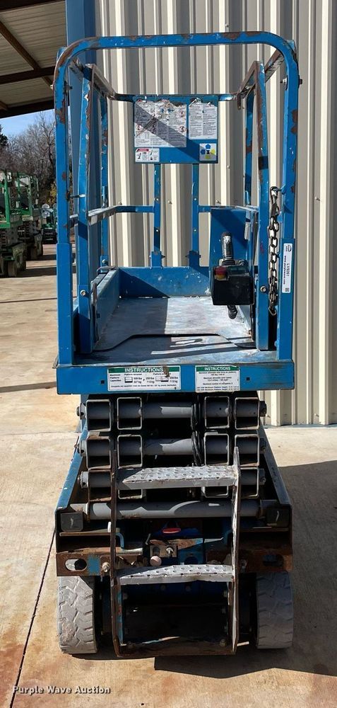 image for item LV9261 2015 Genie GS-1930  scissor lift
