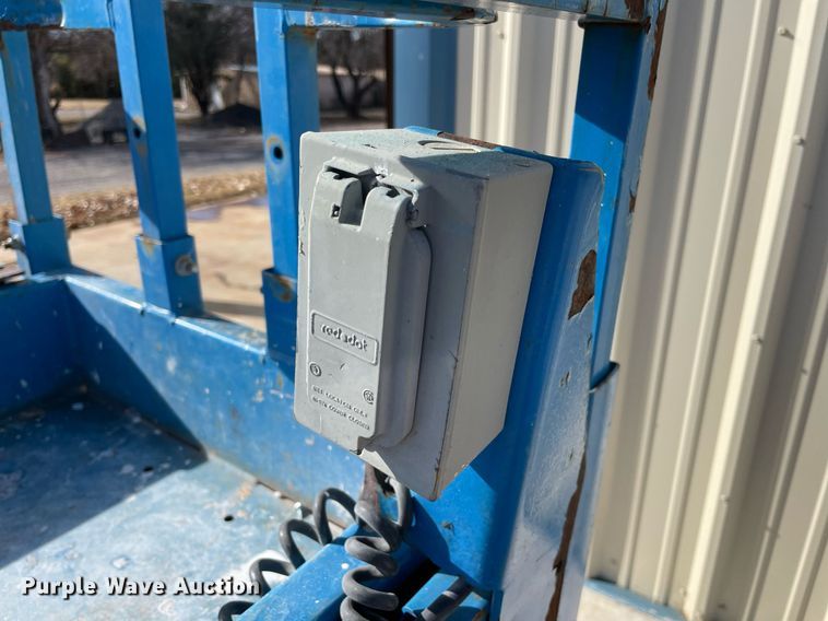 image for item LV9261 2015 Genie GS-1930  scissor lift