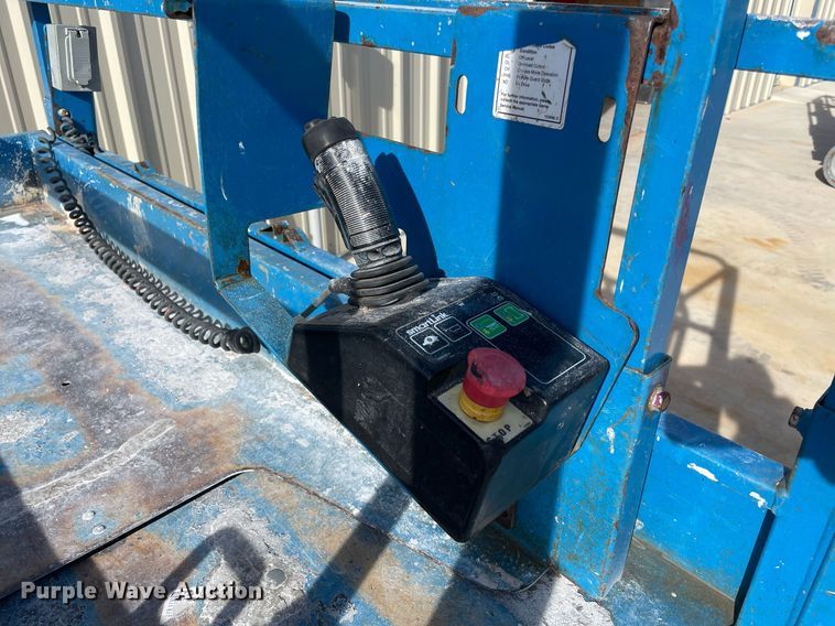 image for item LV9261 2015 Genie GS-1930  scissor lift