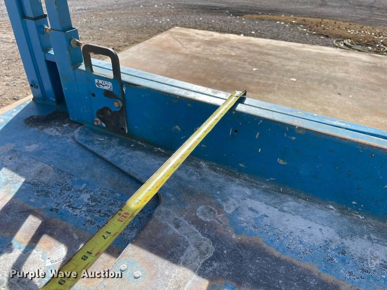 image for item LV9261 2015 Genie GS-1930  scissor lift