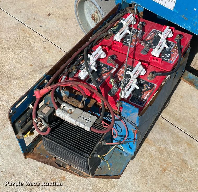 image for item LV9261 2015 Genie GS-1930  scissor lift