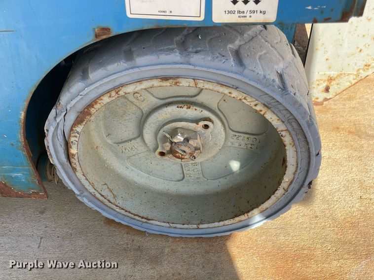 image for item LV9261 2015 Genie GS-1930  scissor lift