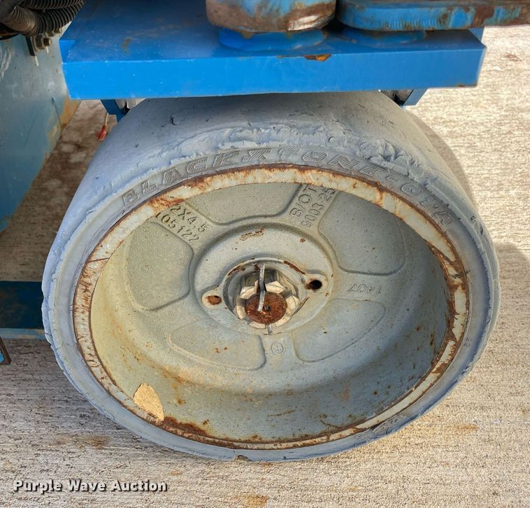 image for item LV9261 2015 Genie GS-1930  scissor lift