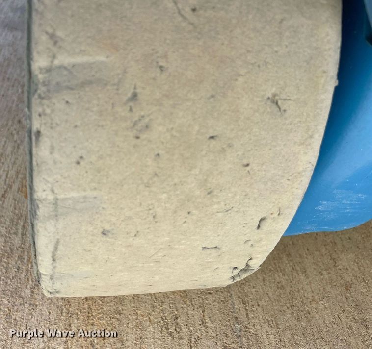 image for item LV9261 2015 Genie GS-1930  scissor lift