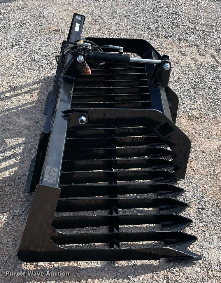 image for item LV9262 Skid steer grapple bucket