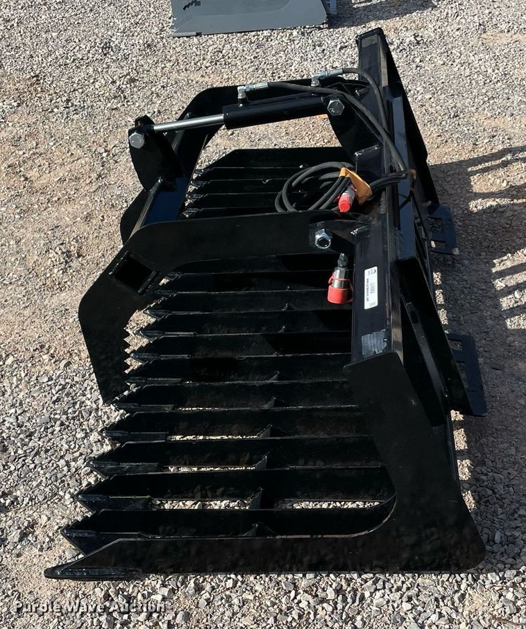 image for item LV9262 Skid steer grapple bucket