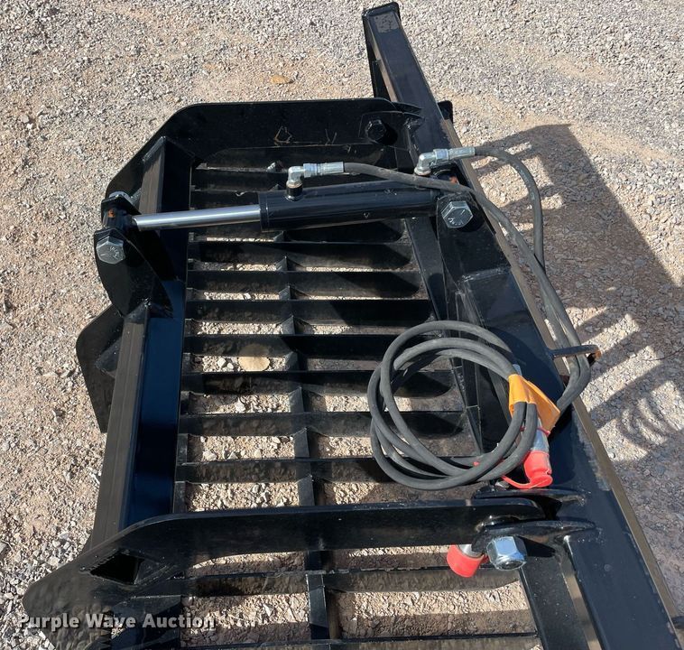 image for item LV9262 Skid steer grapple bucket