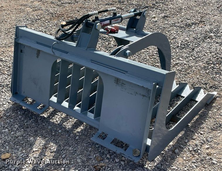 image for item LV9263 Skid steer grapple bucket