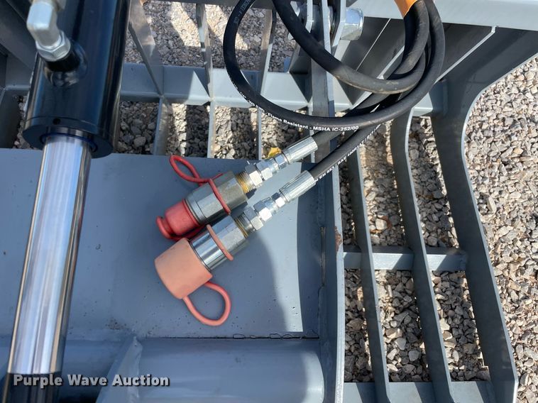 image for item LV9263 Skid steer grapple bucket