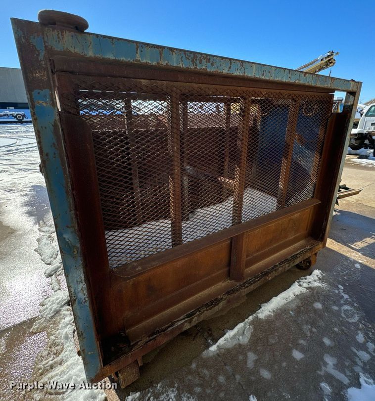 image for item LX9845 Roll-off dumpster