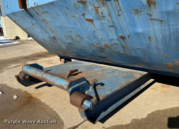 image for item LX9845 Roll-off dumpster