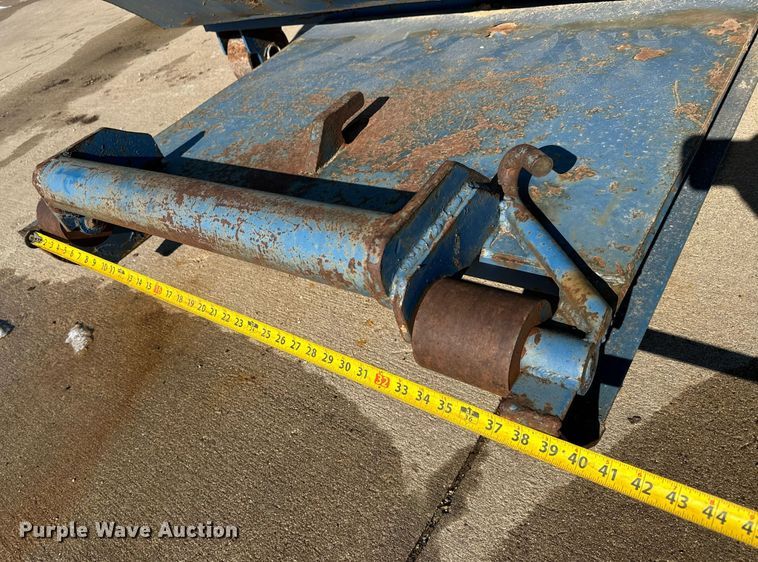 image for item LX9845 Roll-off dumpster