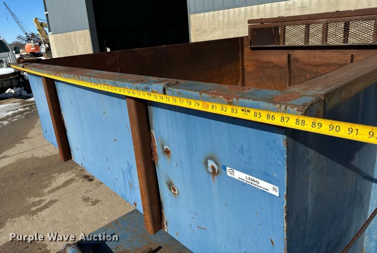 image for item LX9845 Roll-off dumpster